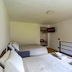 アパート Ottavio's House By Rentmax, 10min From Maggiore